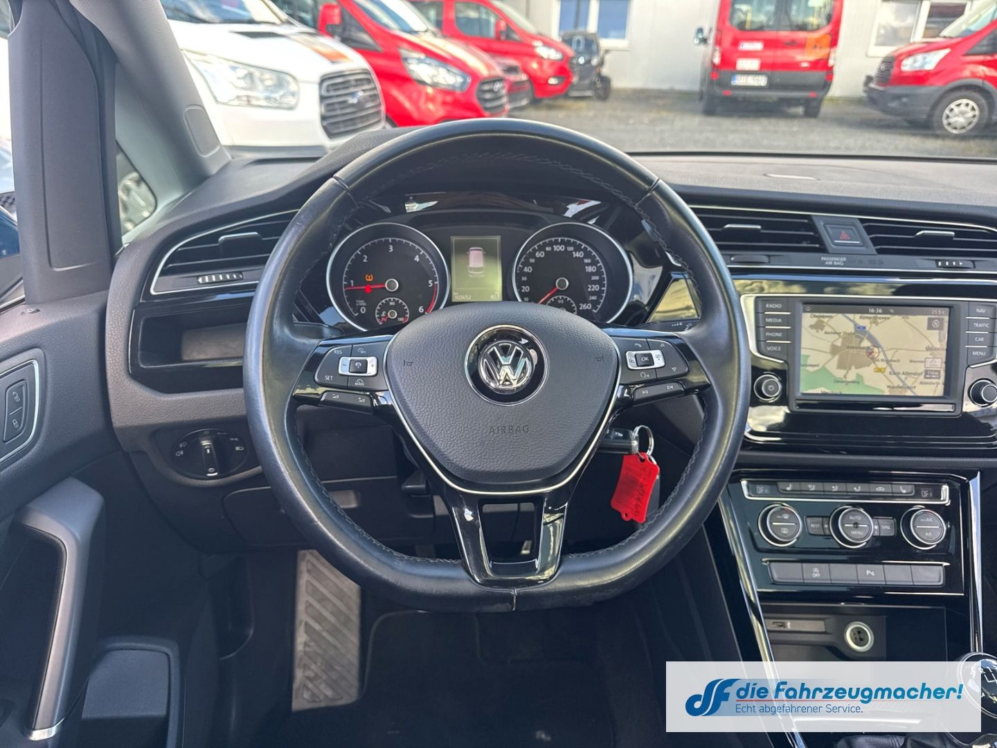 Fahrzeugabbildung Volkswagen Touran Highline 2,0TDi Pano *EXPORT