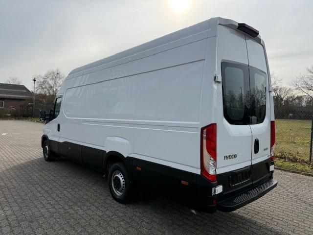 Fahrzeugabbildung Iveco Daily 35S14V Kastenwagen 4100
