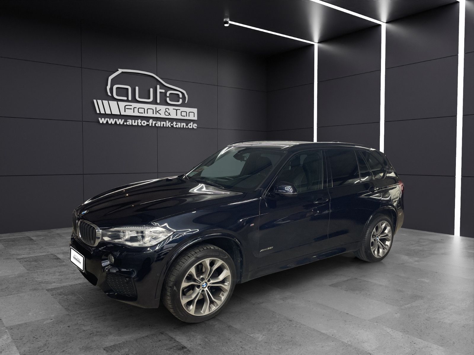 Fahrzeugabbildung BMW X5 xDrive 35 i *Pano*AHK*Sport-Paket M*Leder*