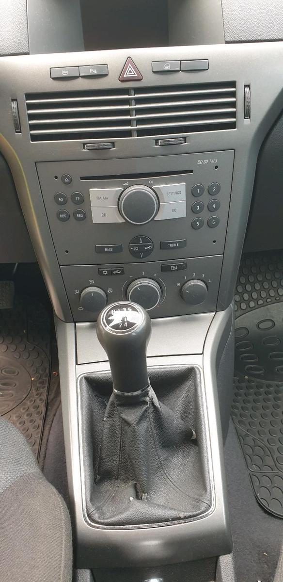 Opel Astra 2004 — photo 6