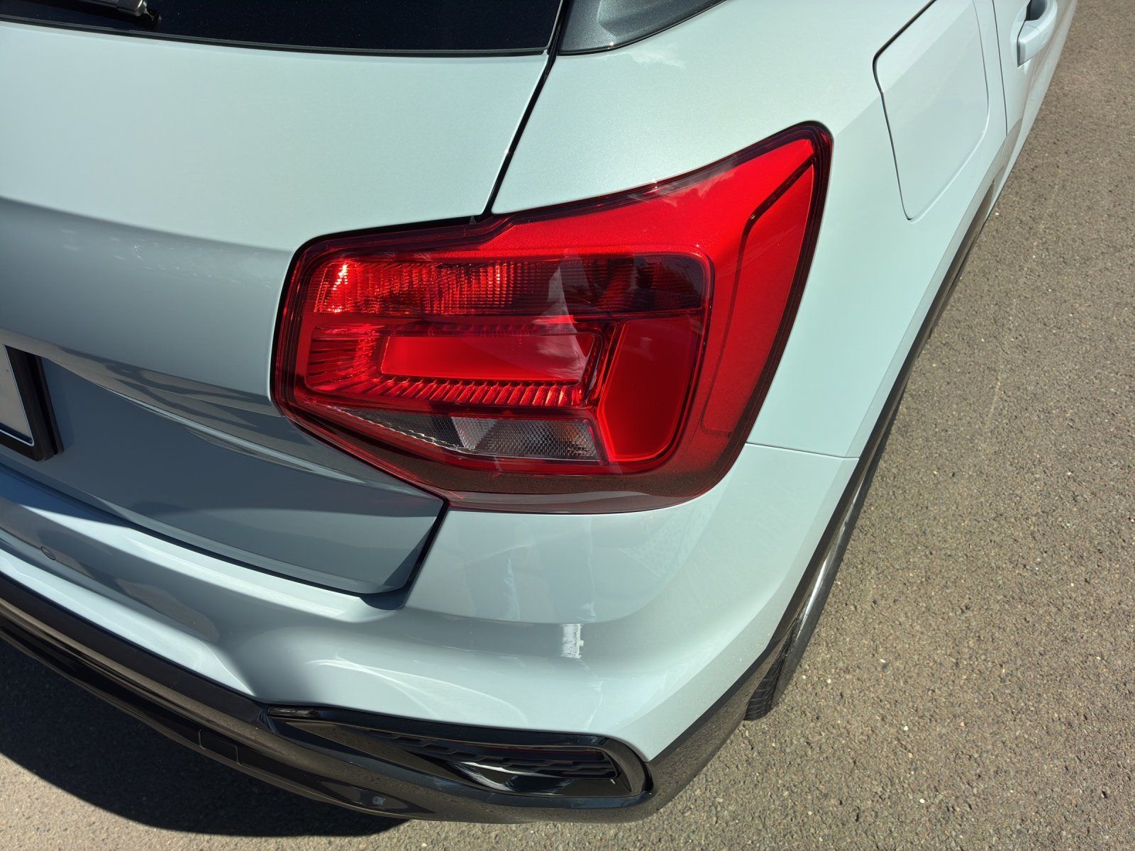 Fahrzeugabbildung Audi Q2 advanced 35 TFSI 110(150) S tronic Kamera,LM