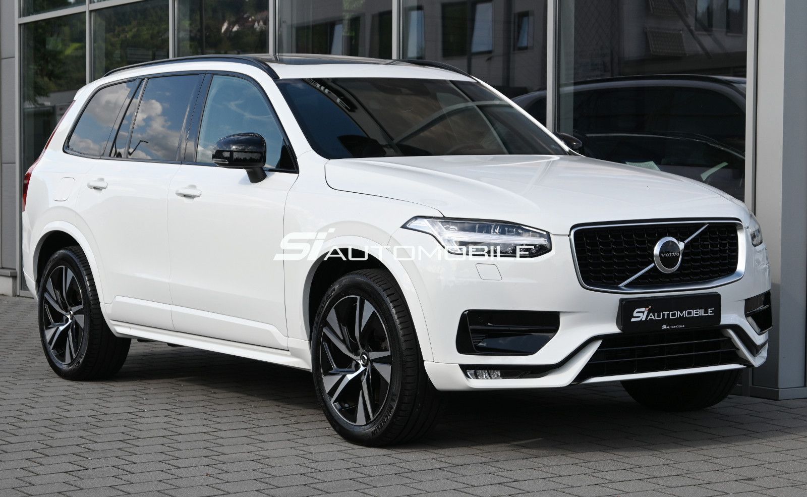 Fahrzeugabbildung Volvo XC90 B5 D AWD R-Design °ACC°AHK°PANO°STANDHEIZ°