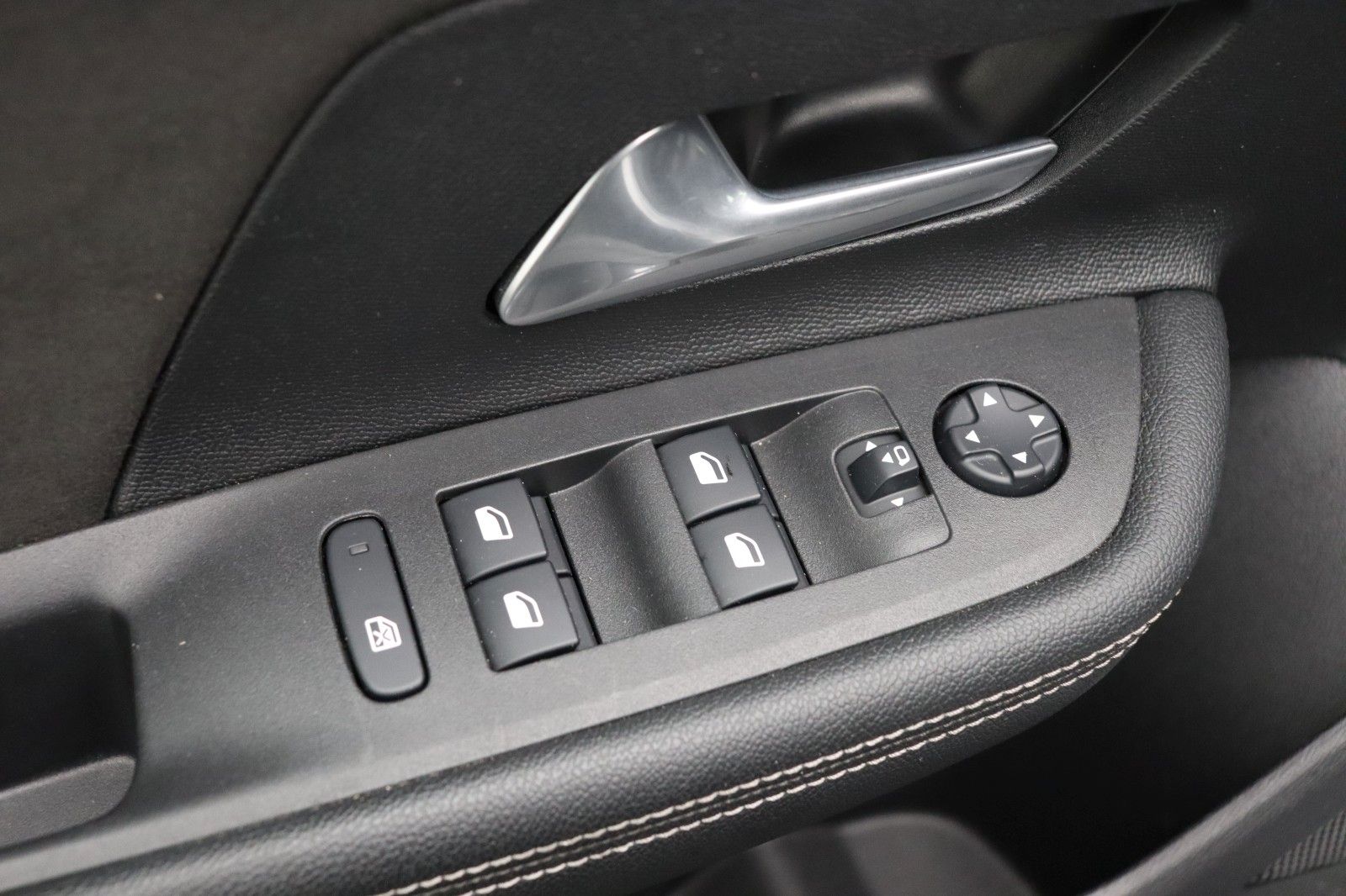 Fahrzeugabbildung Opel Mokka e Ultimate