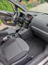 Opel Zafira 1.8   mit Rollstuhlrampe - Opel Zafira mit Benzin-Antrieb: Kleinbus, 1.8