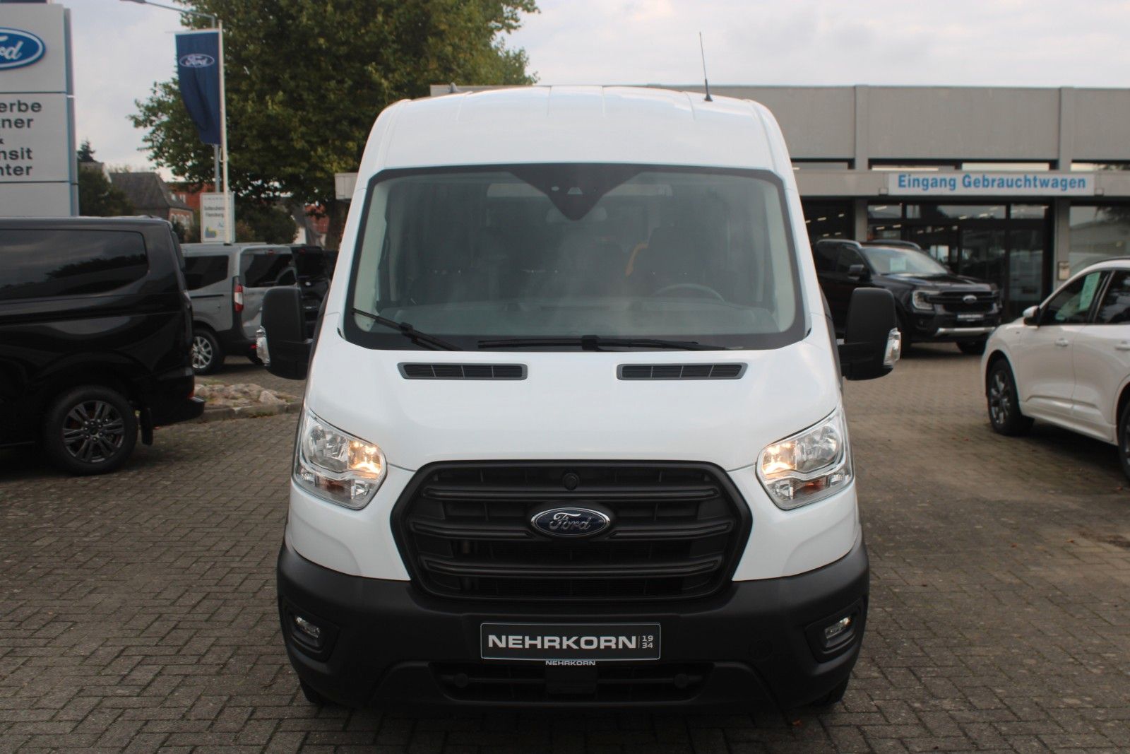 Fahrzeugabbildung Ford Transit L3 TREND 9-Sitze AHK CAM Allwetter KLIMA