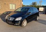Mercedes-Benz B 150 - - Mercedes-Benz B 150 mit Panoramadach