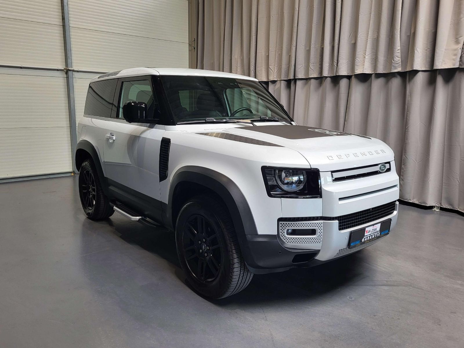 Land Rover Defender 3.0d 90 SE *Navi| LED| Pano| Kamera* foto 3
