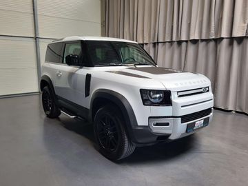 Land-Rover Defender - 3