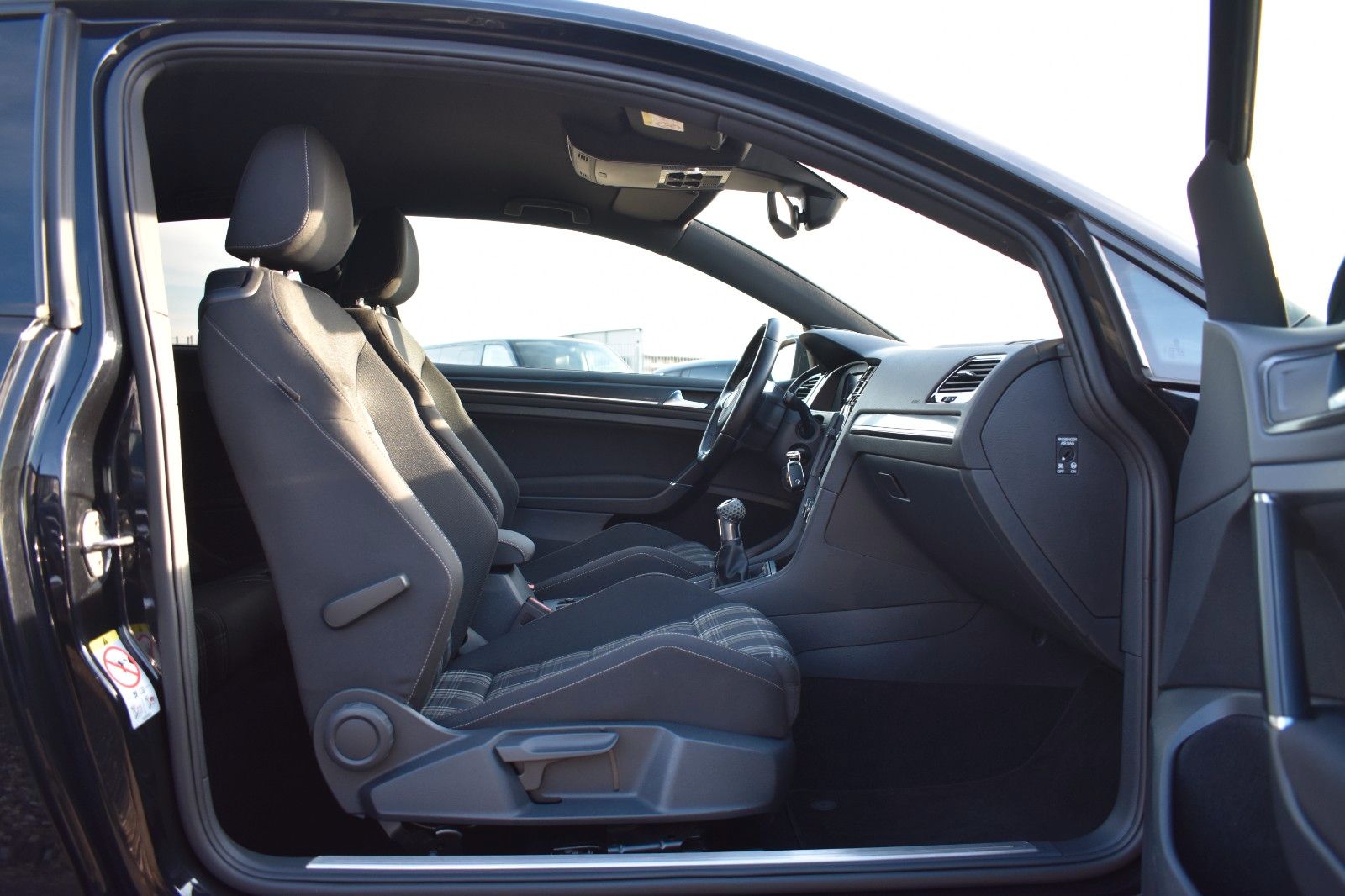 Fahrzeugabbildung Volkswagen Golf VII Lim. GTD BMT/Start-Stopp DYNAUDIO