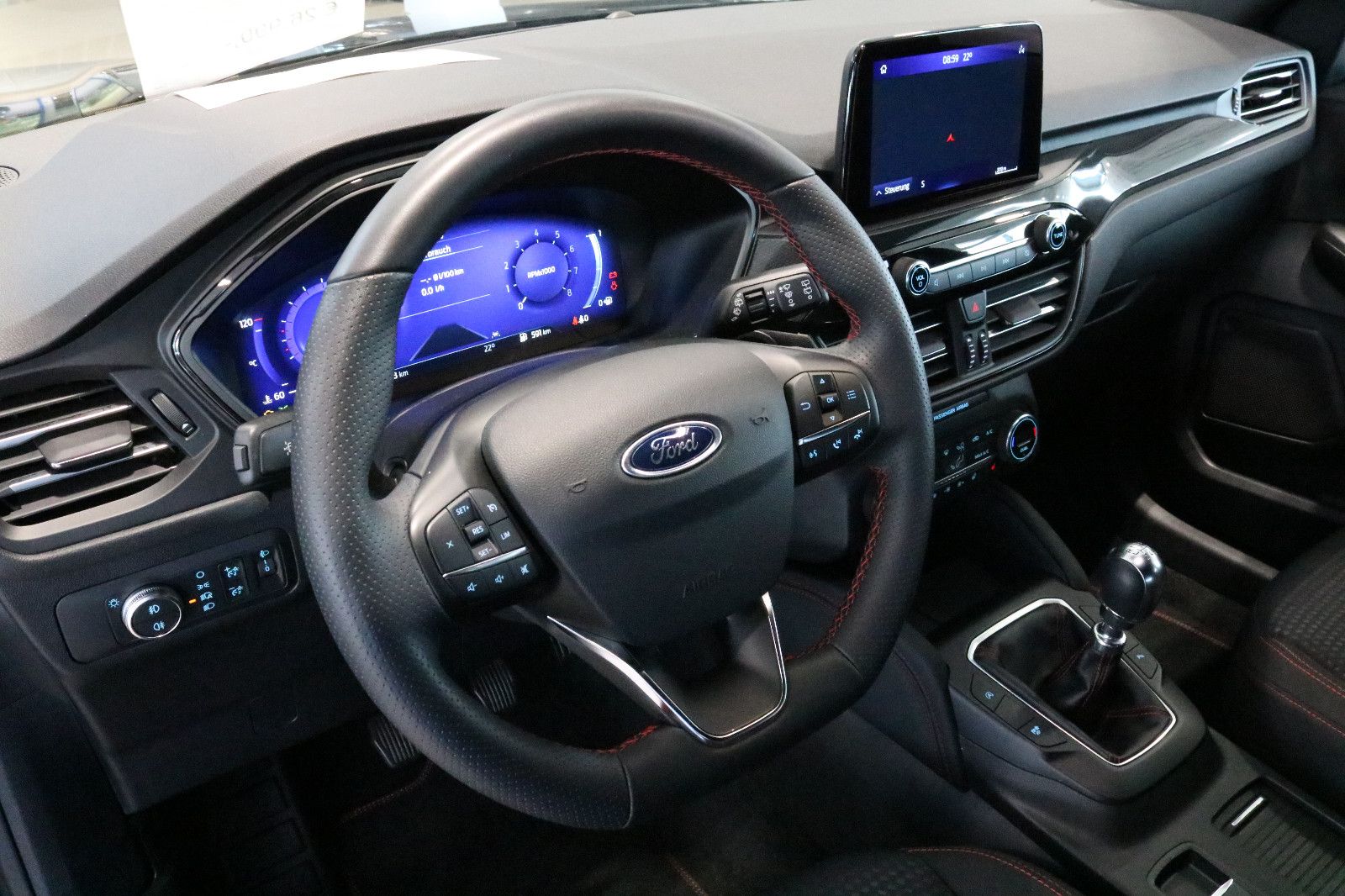 Fahrzeugabbildung Ford Kuga ST-Line 1,5 110 KW 150 PS  Winterpaket 2