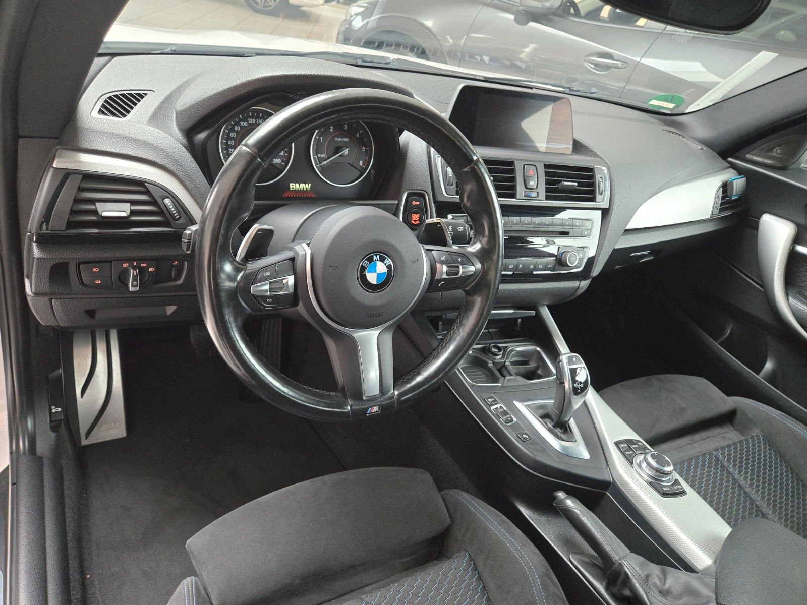 Fahrzeugabbildung BMW 225 2 Coupe d M Sport Paket *SONDERLACK*