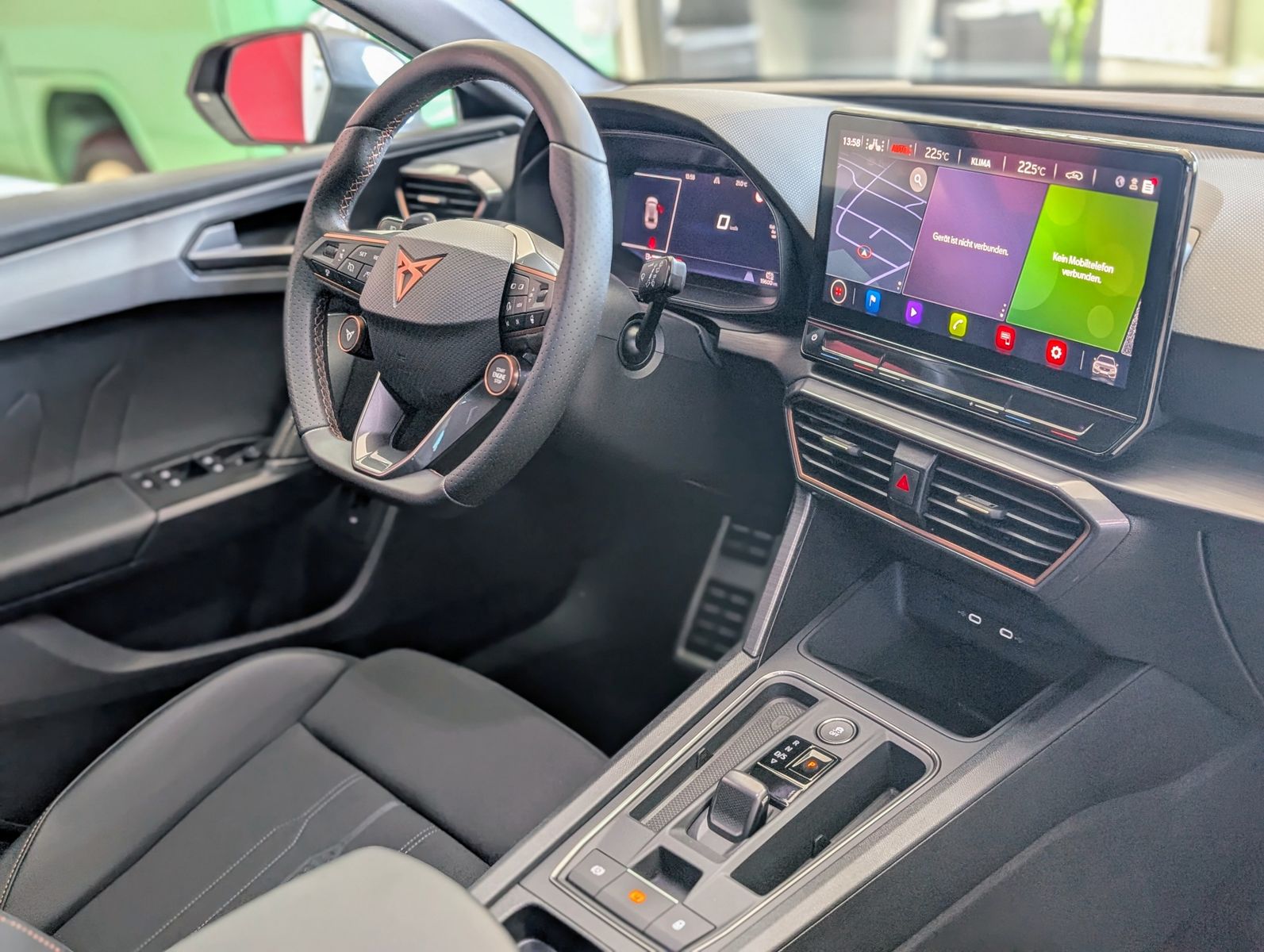 Fahrzeugabbildung CUPRA Leon VZ 4Drive ACC MATRIX-LED KAM PANO CARPLAY