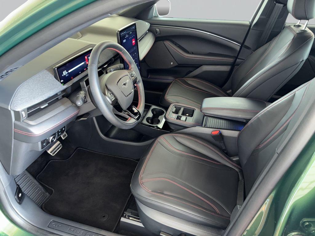 Ford Mustang Mach-E AWD PREMIUM