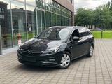 Opel Astra K Sports 1.4L Tourer Dynamic Start/Stop - Opel Astra Gebrauchtwagen in Duisburg