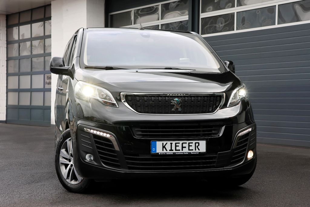 Peugeot e-Traveller
