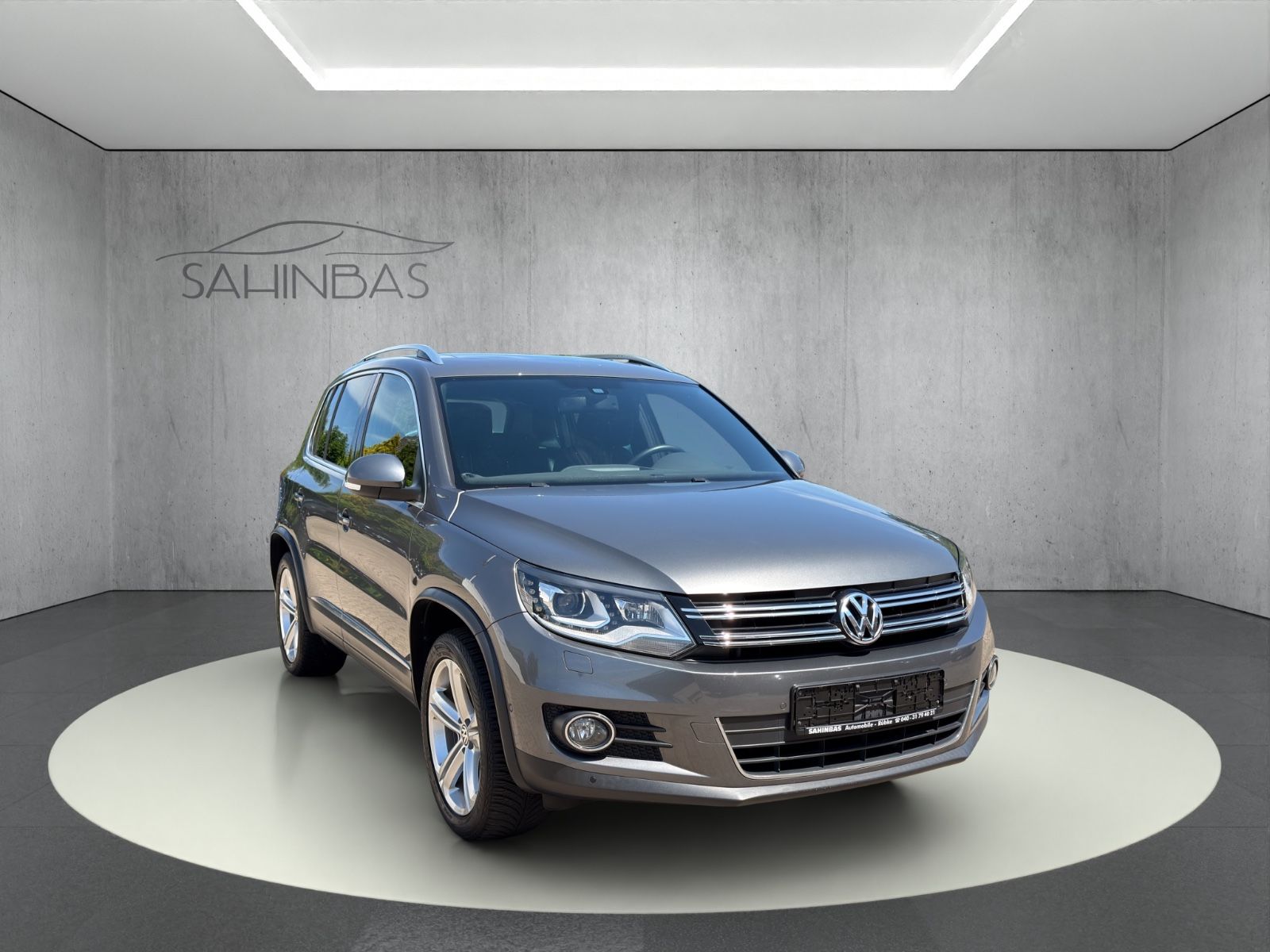 VW Tiguan 2.0 TDI DSG Lounge Sport &amp; Style 4Motion