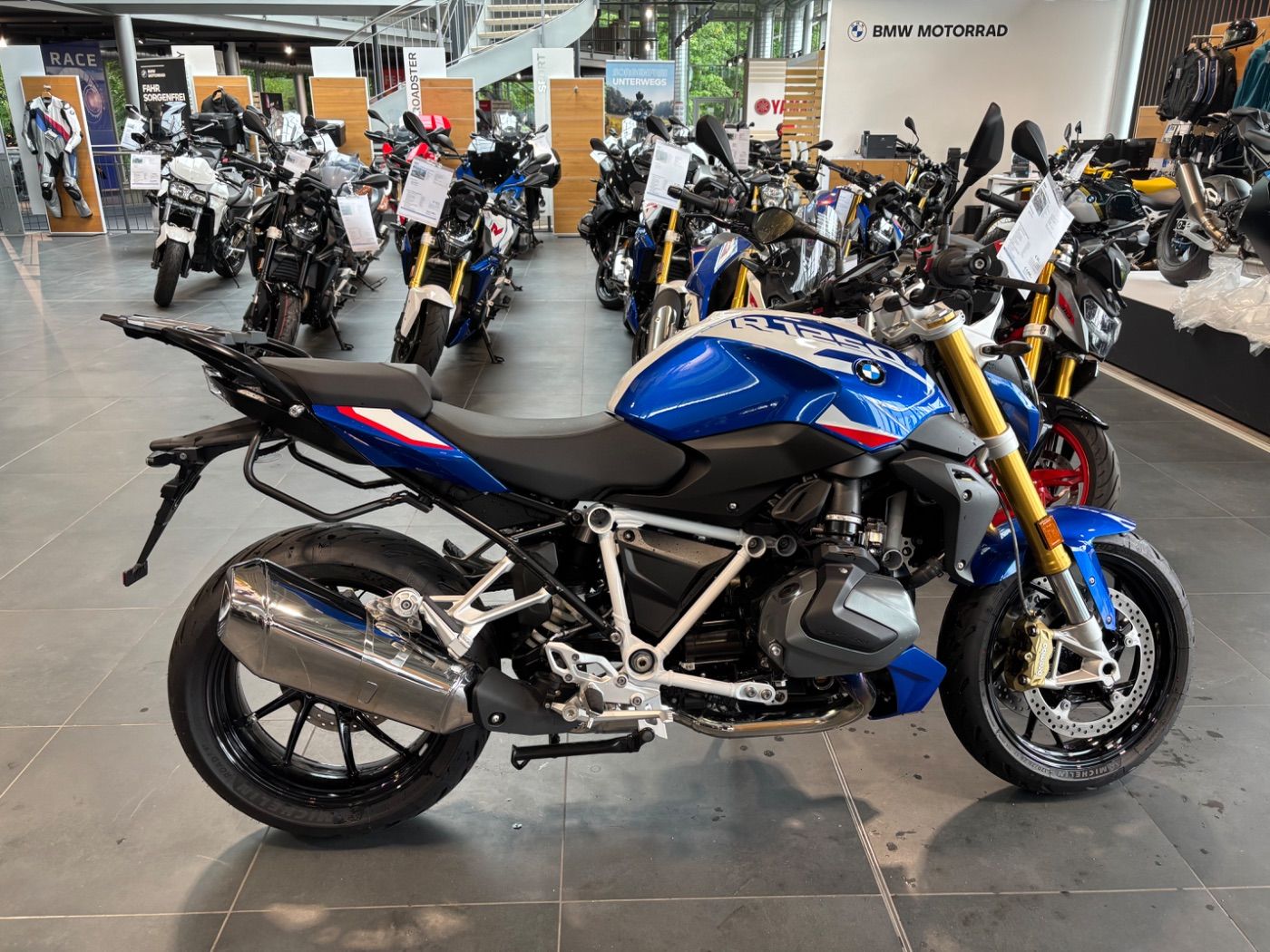 Fahrzeugabbildung BMW R 1250 R Style Sport 4 Pakete