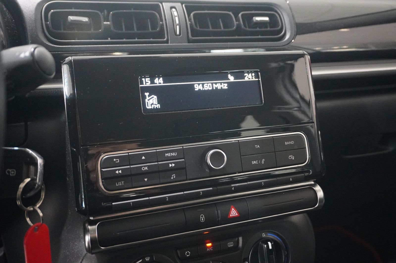 Fahrzeugabbildung Citroën C3 LIM. 1.2 FEEL LED/KLIMA/SHZ/PDC/TEMP./USB