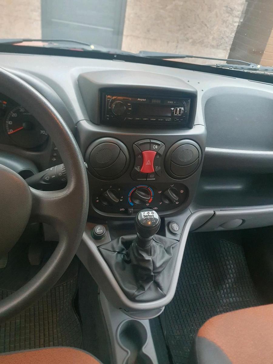 Fiat Doblo 2011 — engine 80 HP (59kW)