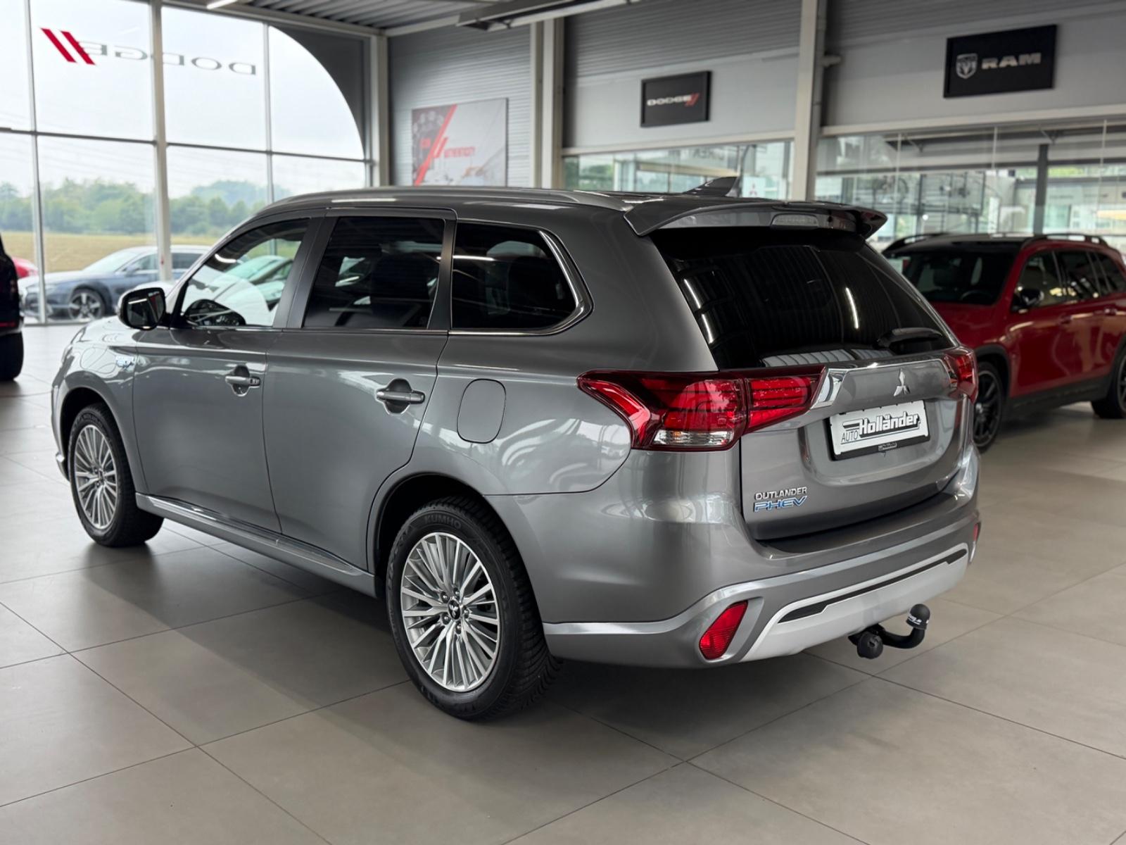 Mitsubishi 2.4 Plug-in Hybrid Outlander Diamant Spirit AHK