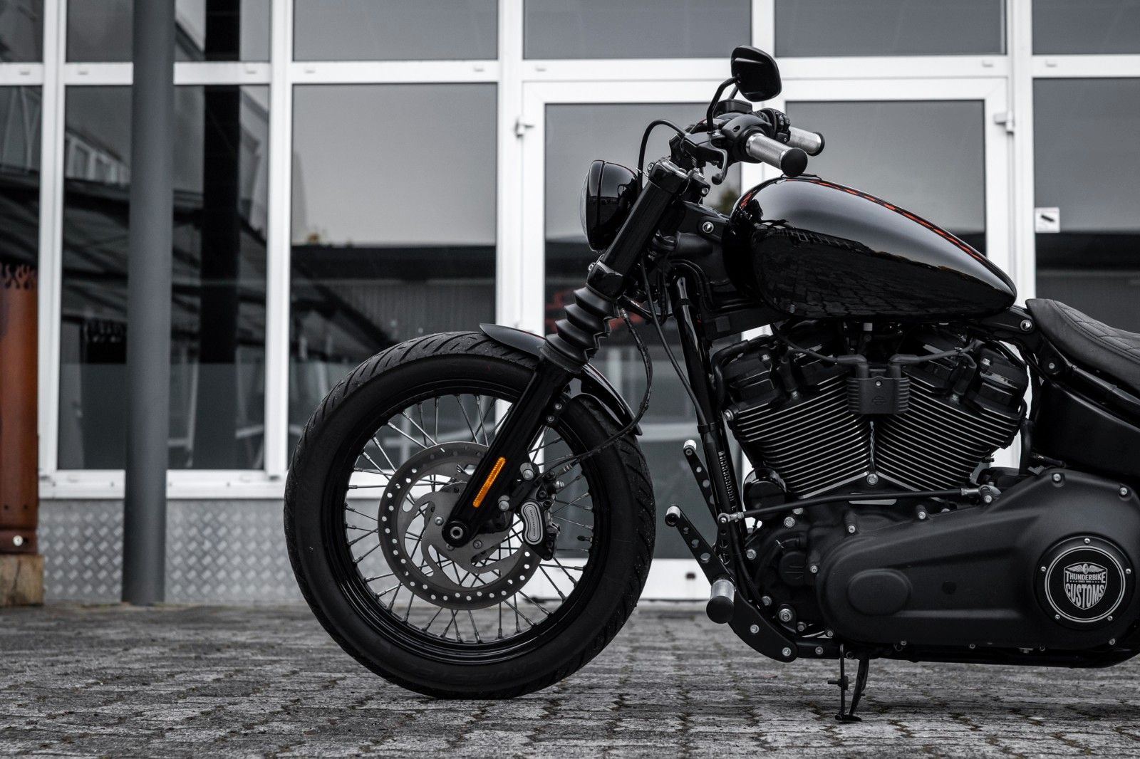Fahrzeugabbildung Harley-Davidson FXBBS STREET BOB Softail 114 CUI - JEKILL&HYDE