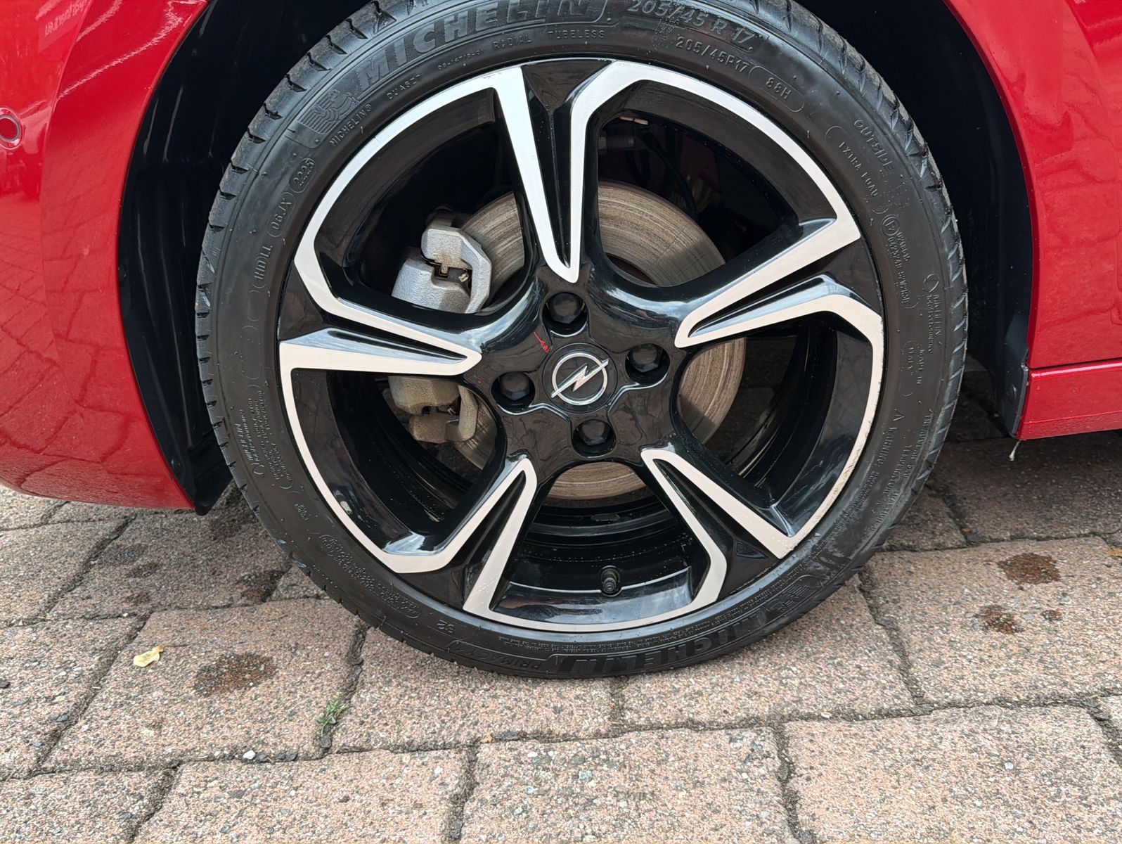 Fahrzeugabbildung Opel Corsa GS 1.2T - Hybrid - Automatik
