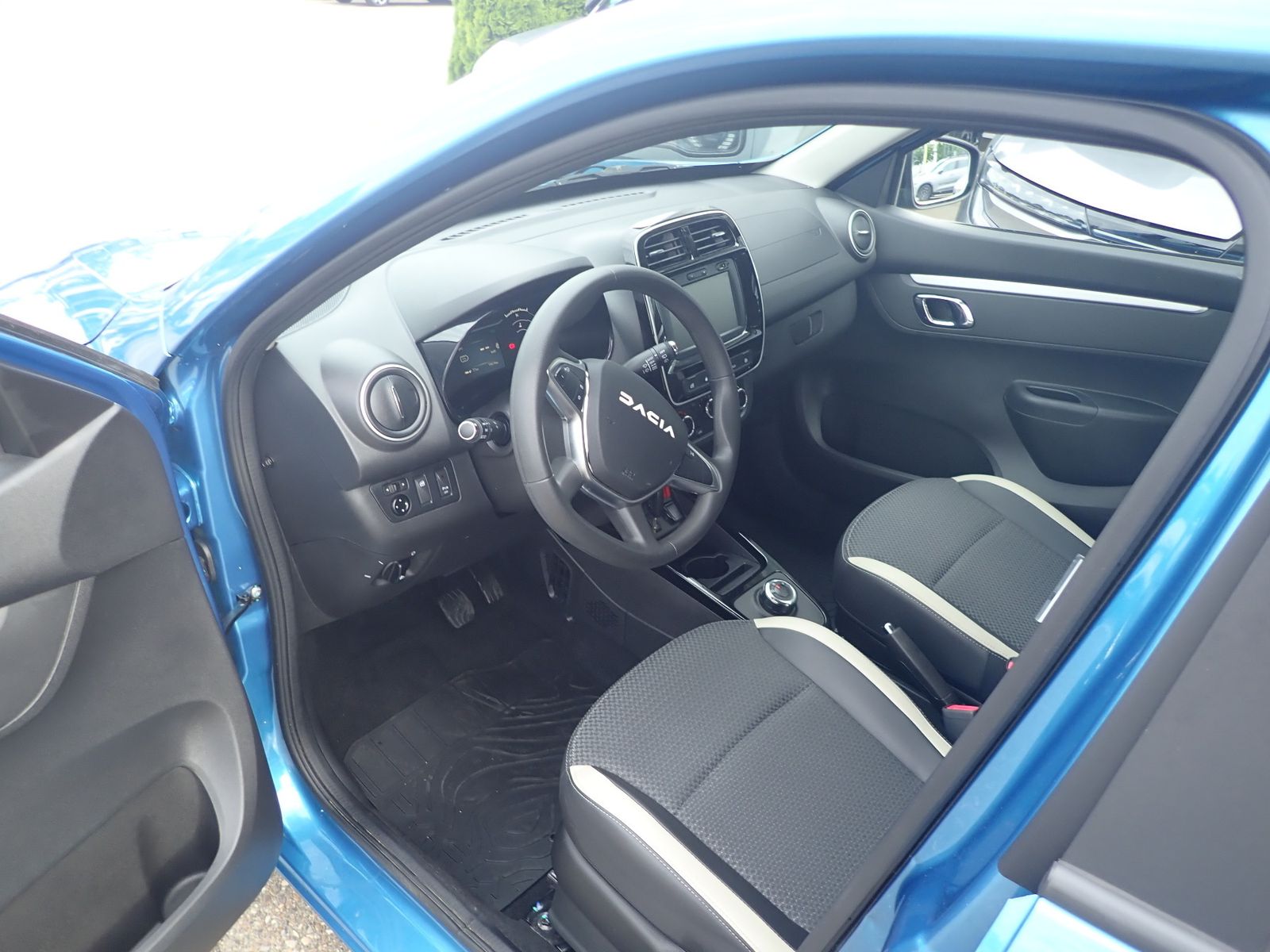Fahrzeugabbildung Dacia Spring Electric Essential