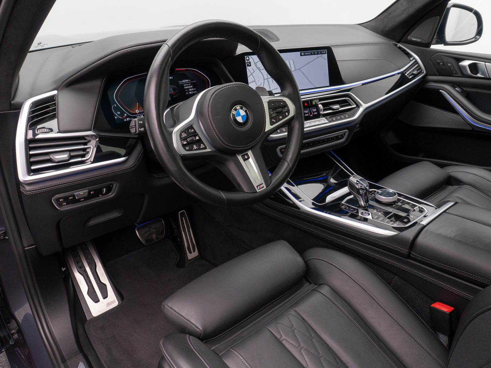 Fahrzeugabbildung BMW X7 M50i 360°SoftClose SkyLounge Massage 22" Voll