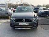 Volkswagen Tiguan Elegance 1.HAND SCHECKHEFT GEPFLEGT - Volkswagen Tiguan mit Diesel-Antrieb