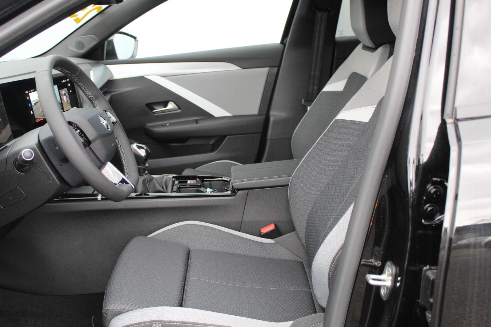 Fahrzeugabbildung Opel Astra L Lim*Edition*RFK*Klima*PDC*SHZ*LED