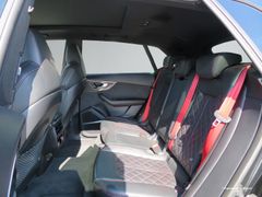 AUDI Q8 50 TDI quattro S-LINE competition plus Matrix AUDI Q8 50 TDI quattro S-LINE competition plus Matrix
