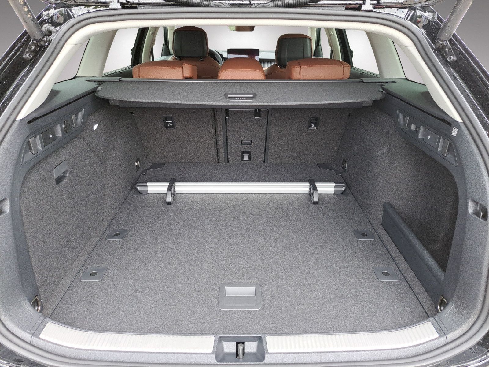 Superb Combi Selection 2.0 TDI DSG AHK SHZ