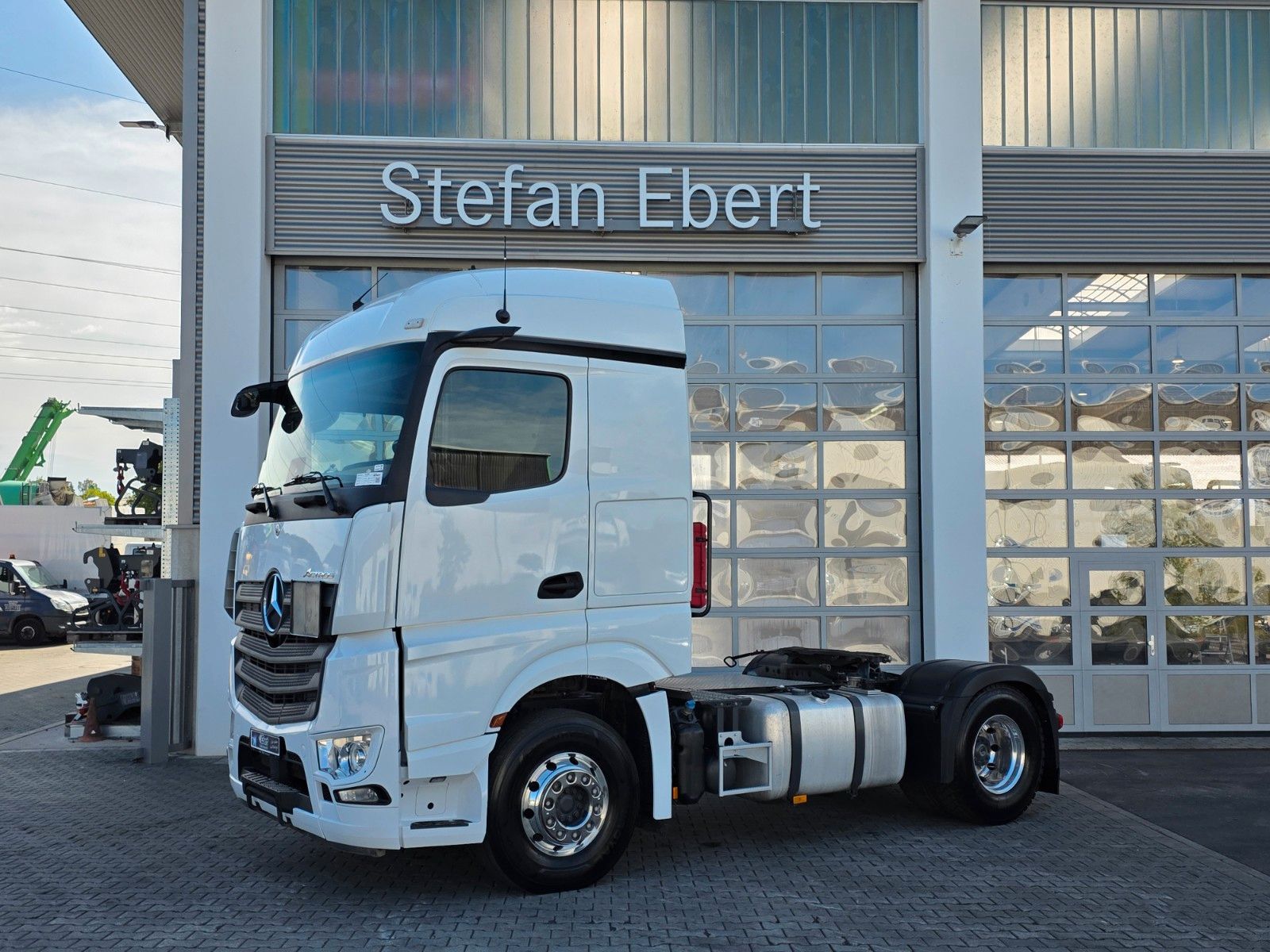 Fahrzeugabbildung Mercedes-Benz Actros 1846 LS Hydraulik, ADR, 2 x Nebenantrieb