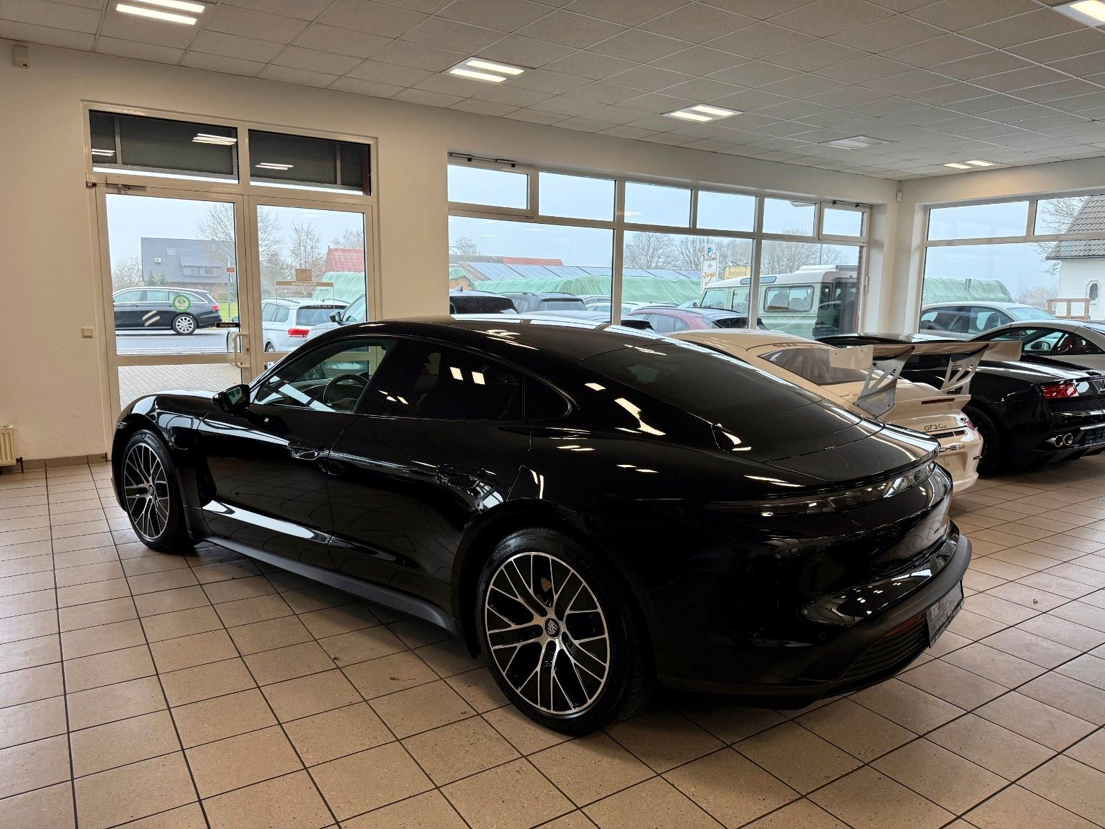 Fahrzeugabbildung Porsche Taycan Performance Panorama/SportChrono/WP