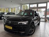 Volkswagen Tiguan Highline DSG 4Motion R line *Head-up* - Volkswagen Tiguan: Schwarz