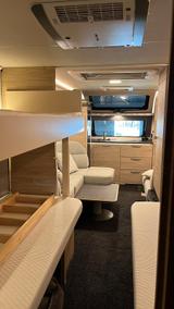 Knaus Südwind 650 PEB mit 3. Festbett, Top Ausstattung - Heckgarage Wohnwagen Mit