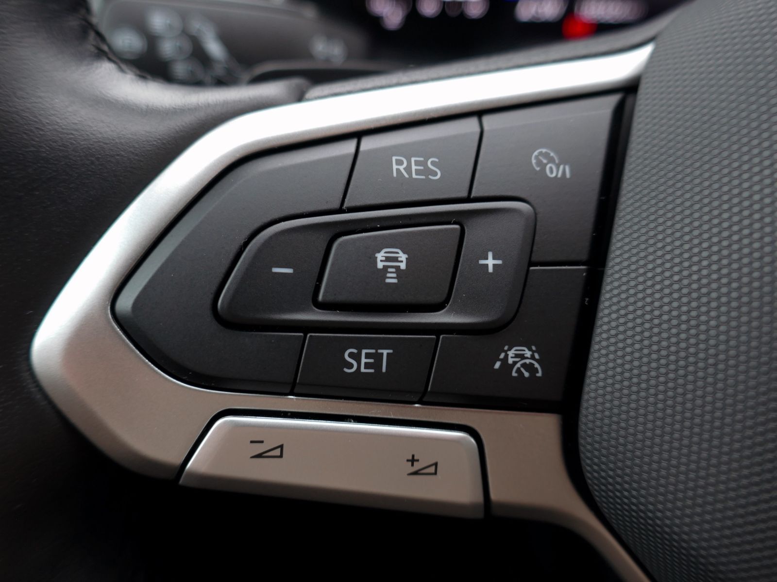 Fahrzeugabbildung Volkswagen Taigo Move 1.0 TSI DSG | LED RFK ACC Navi