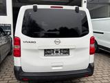 Opel Vivaro Kasten Edition L 3 Doppelkabine - Opel Vivaro mit Diesel-Antrieb: Kleinbus