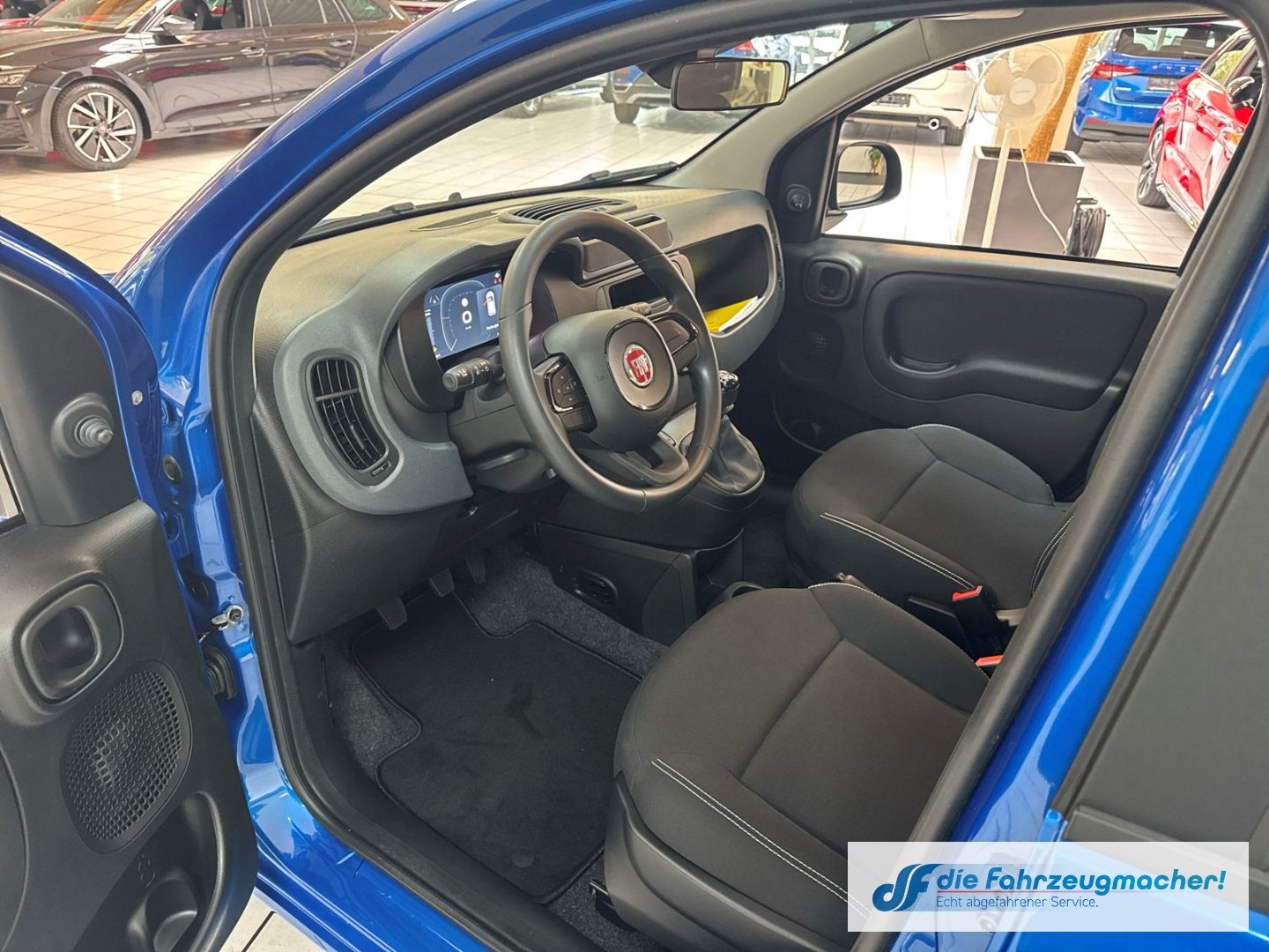 Fahrzeugabbildung Fiat Pandina Hybrid Radio BT Digitales Cockpit Spurha