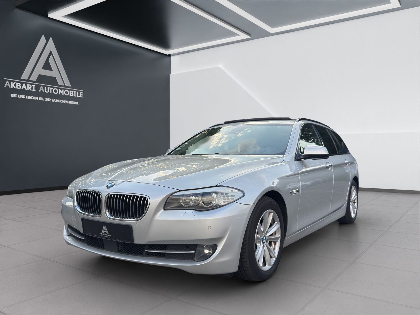 Fahrzeugabbildung BMW 530d Touring*Pano*hinterachslenk*Vollausstattung
