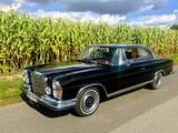 Mercedes-Benz 280 SE Coupe 3,5  Außen Schwarz / Leder Rot