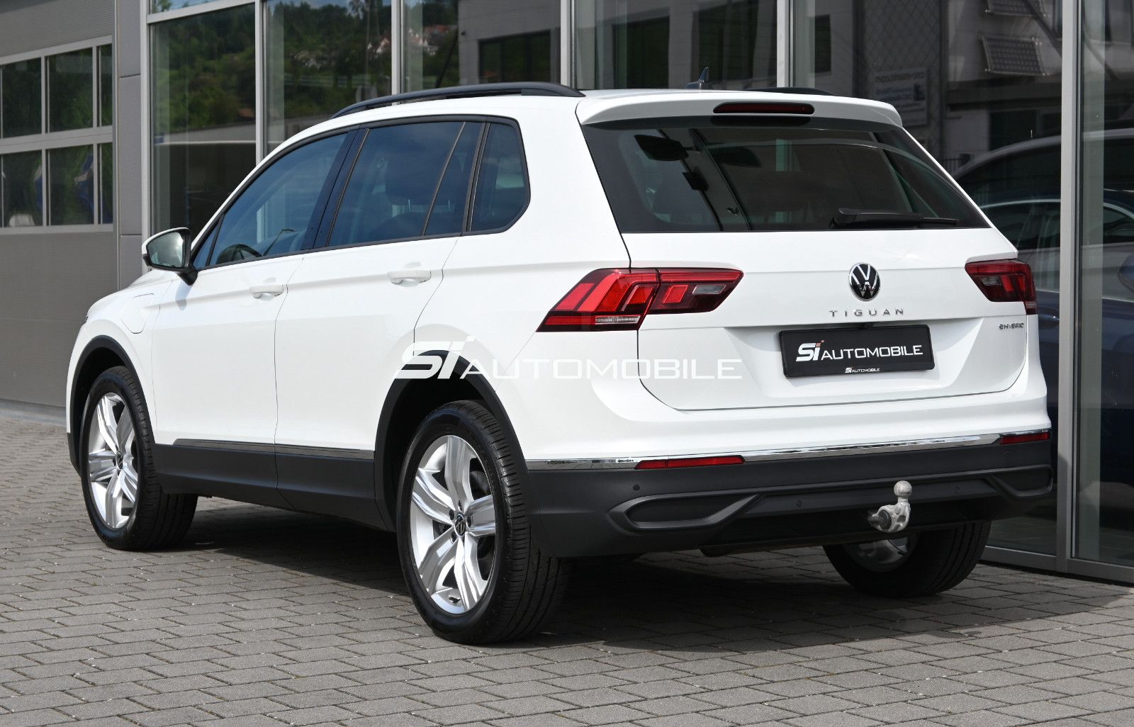 Fahrzeugabbildung Volkswagen Tiguan 1.4 eHybrid DSG Life °ACC°AHK°PANO°KAMERA
