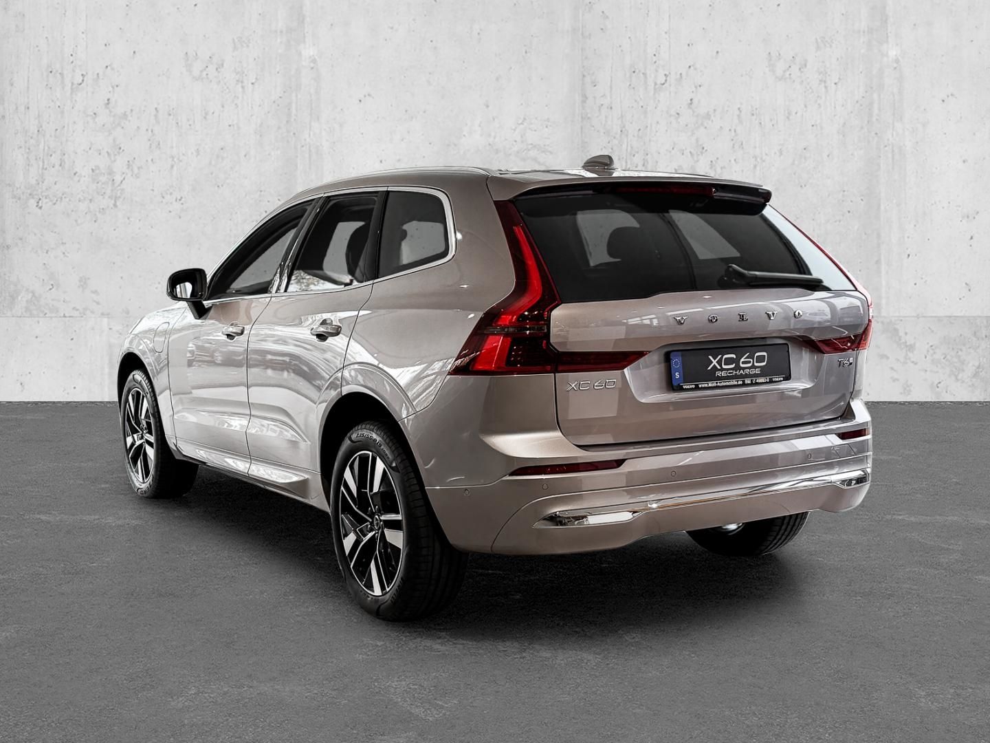 Volvo XC60 T6 AWD Plug-In Hybrid Plus Bright AHK imagem 2