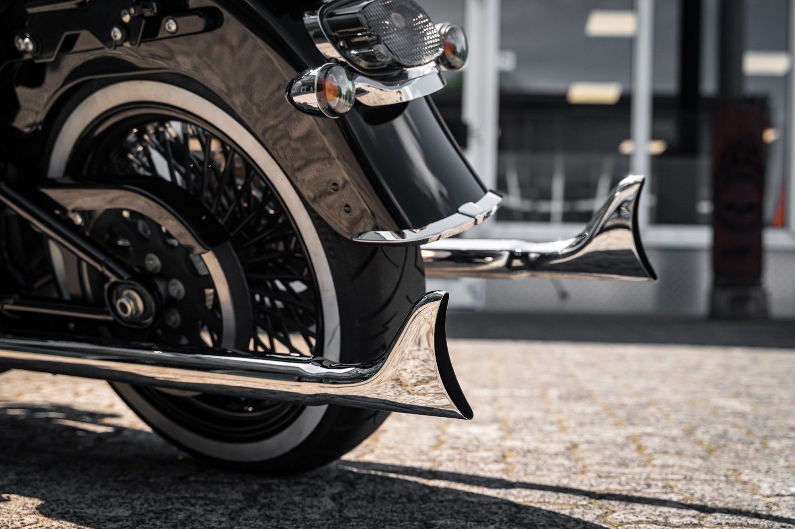 Fahrzeugabbildung Harley-Davidson FLHC Heritage - Chicano Umbau - Motorumbau -