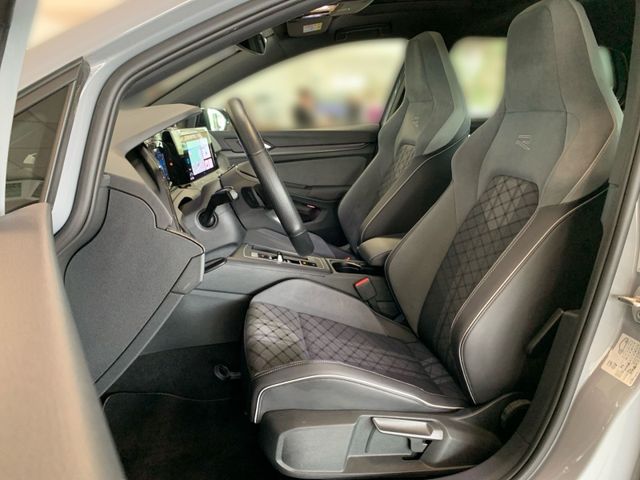 Golf VIII 2.0 TSI R-LINE BLACKSTYLE PANO+KAM+ACC