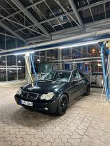 Mercedes-Benz C180 Kompressor mit LPG Anlage - Mercedes-Benz C 180 mit LPG-Antrieb: Limousine