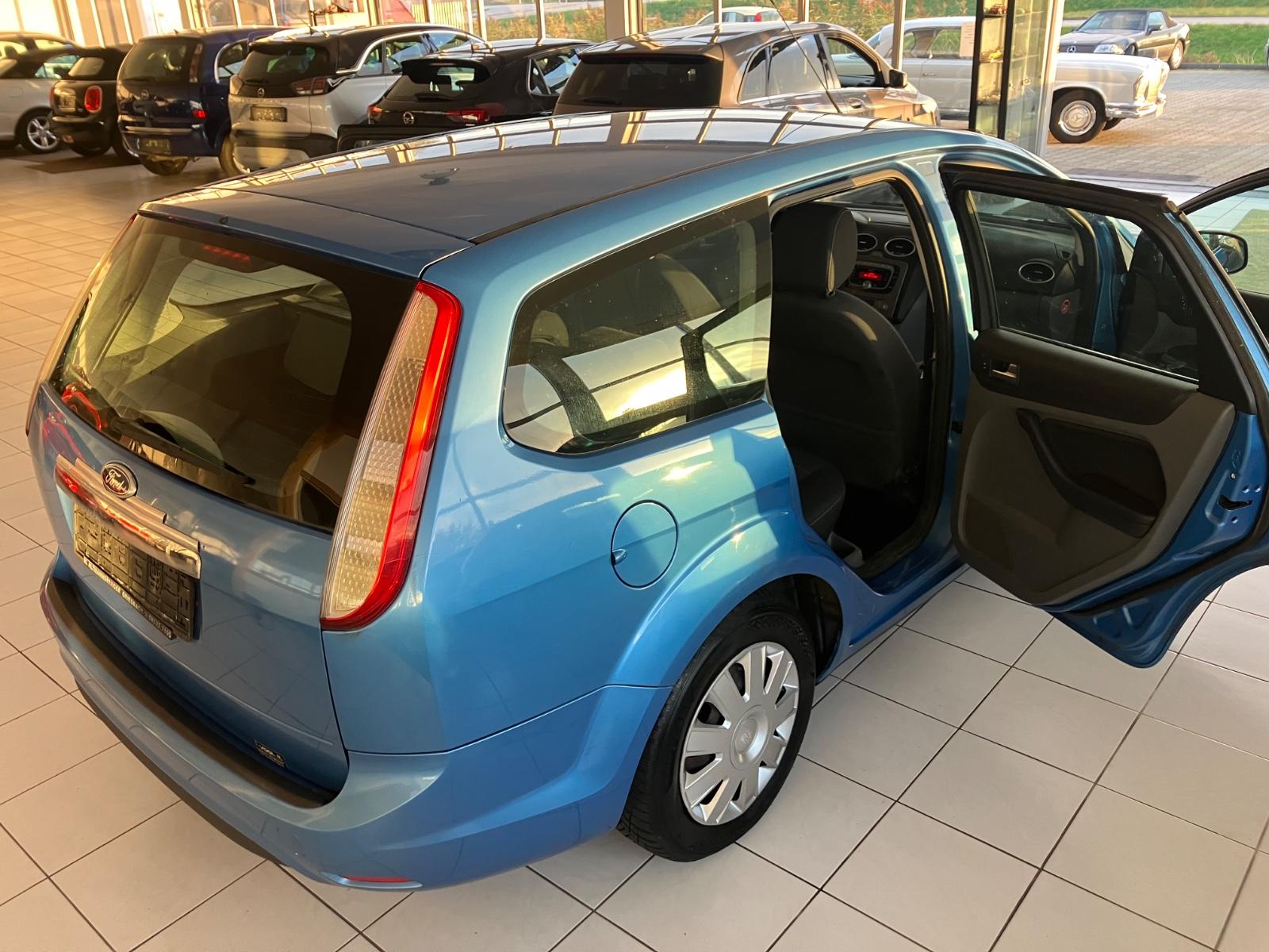 Ford Focus 2009 — photo 22