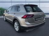 Volkswagen Tiguan Highline 4Motion DSG | ACC | AHK | LED | - : Beige