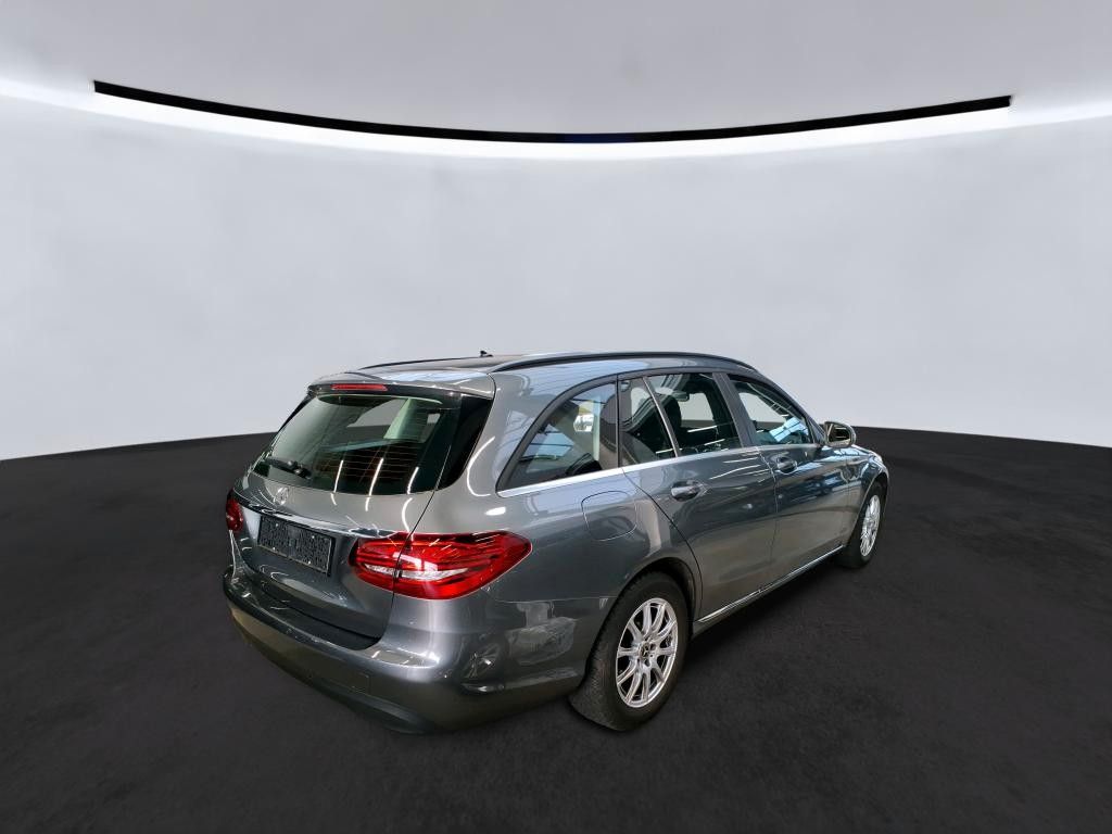 Fahrzeugabbildung Mercedes-Benz C 200 T d R-Kamera+Comand+MBeam+Carplay