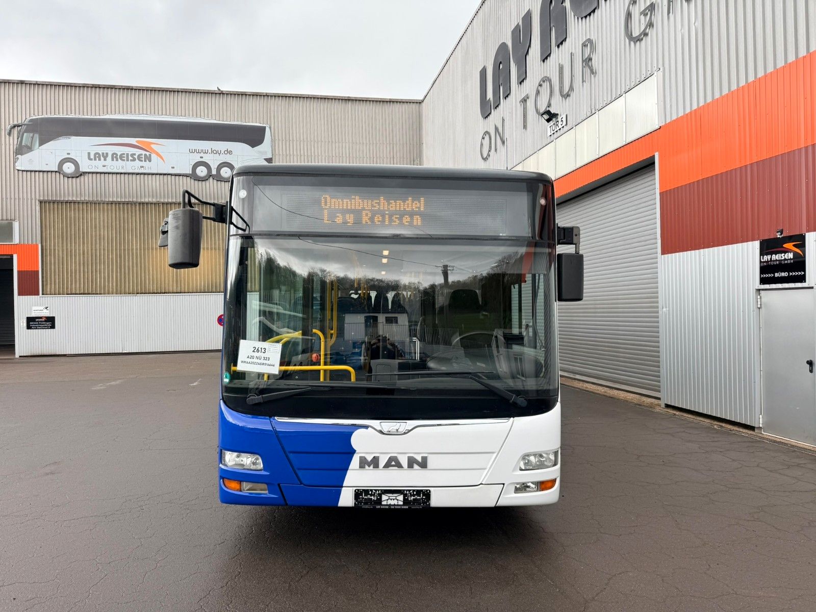 MAN  2016 - Image 1 of 27